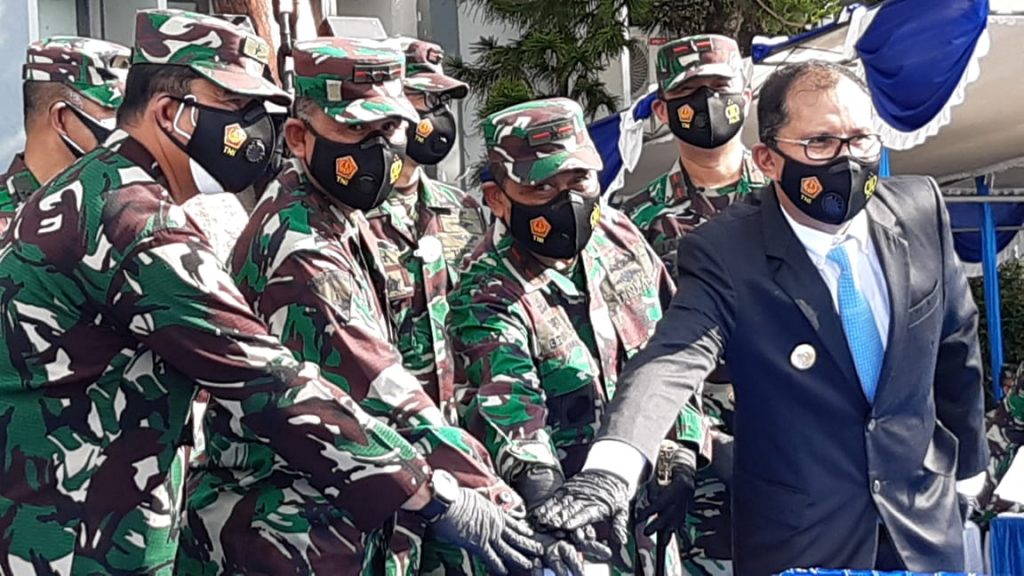 Wadan Kodiklatal Mayjen Marinir Lukman Hasuim (kedua dari kiri)