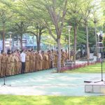 Wali Kota Makassar Moh Ramdhan Pomanto terus memperkuat penerapan Low Carbon City. Salah satunya dengan membeli motor sampah listrik. Hal itu disampaikan Danny Pomanto saat memimpin apel pagi di Halaman Kantor Balai Kota Makassar, Senin (10/6/2024).