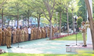 Wali Kota Makassar Moh Ramdhan Pomanto terus memperkuat penerapan Low Carbon City. Salah satunya dengan membeli motor sampah listrik. Hal itu disampaikan Danny Pomanto saat memimpin apel pagi di Halaman Kantor Balai Kota Makassar, Senin (10/6/2024).