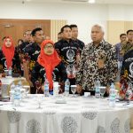 Bapenda Sulsel melaksanakan Rapat Kerja Evaluasi Penerimaan Pajak Secara Digital dan Asistensi Peraturan Kepala Daerah Opsen Pajak Mineral Bukan Logam dan Batuan (MBLB) di Hotel Claro Makassar, Kamis (26/09/2024)